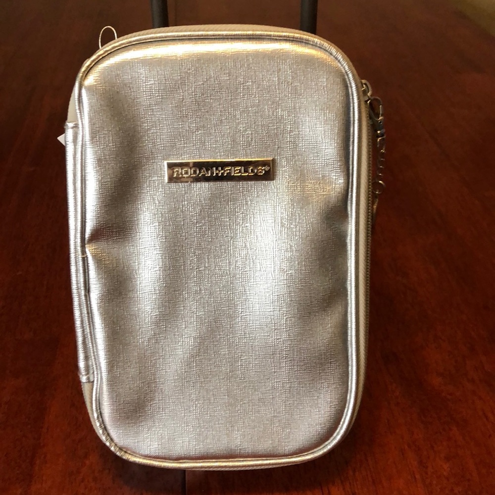 Rodan & Fields consultant product/cosmetic bag